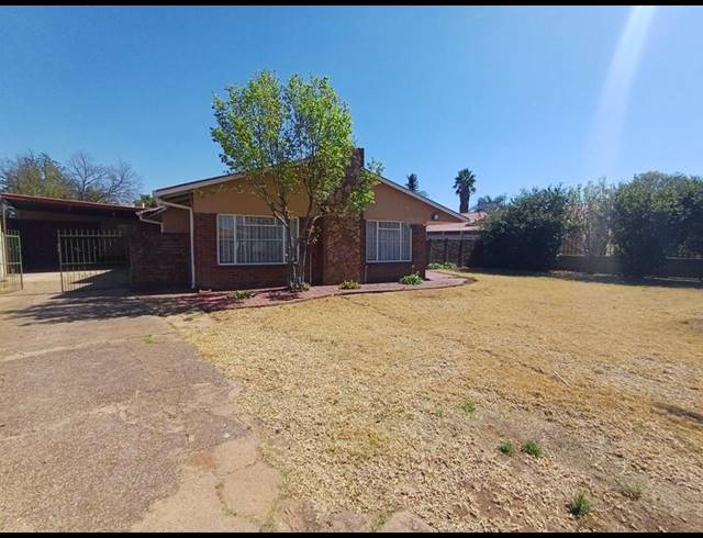 3 BEDROOM HOUSE FOR SALE IN BOOYSENS